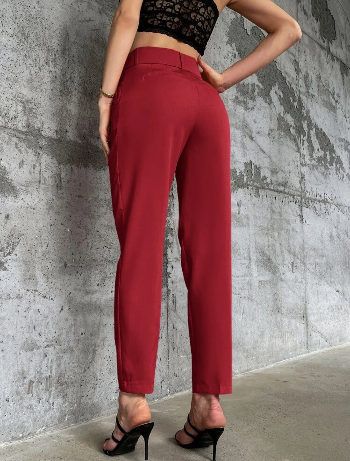 Pantalón con cinturón