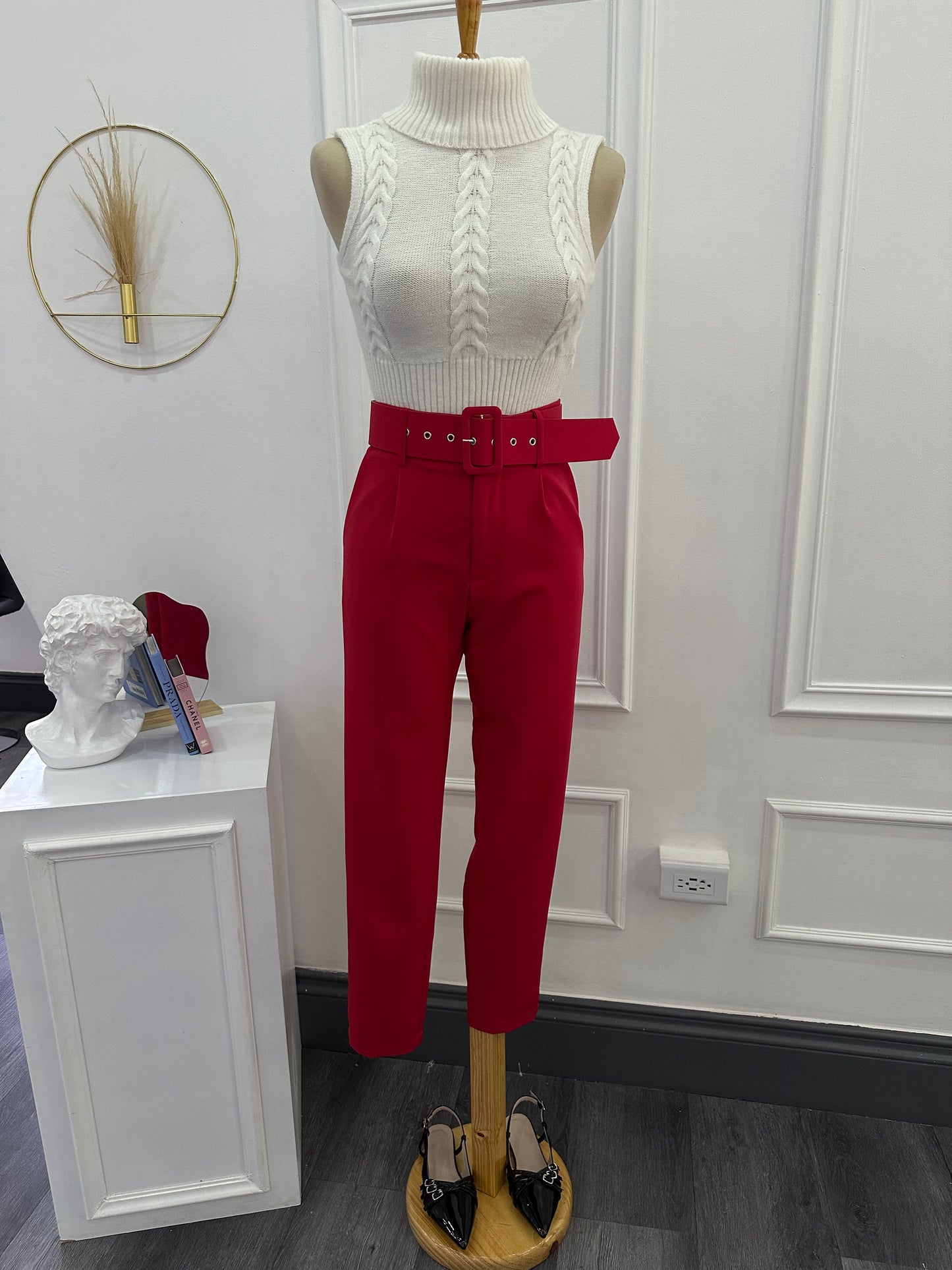 Pantalón con cinturón