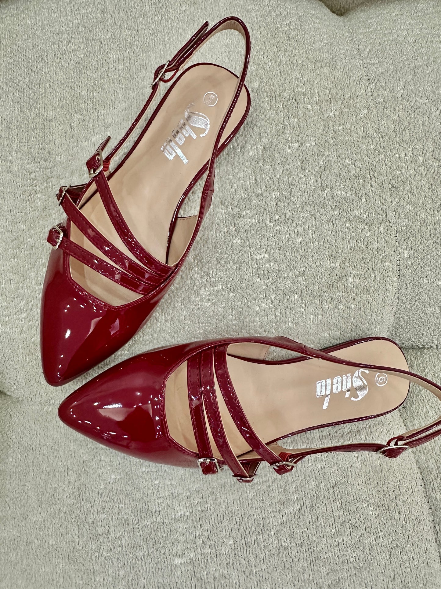 Mary Jane vinotinto