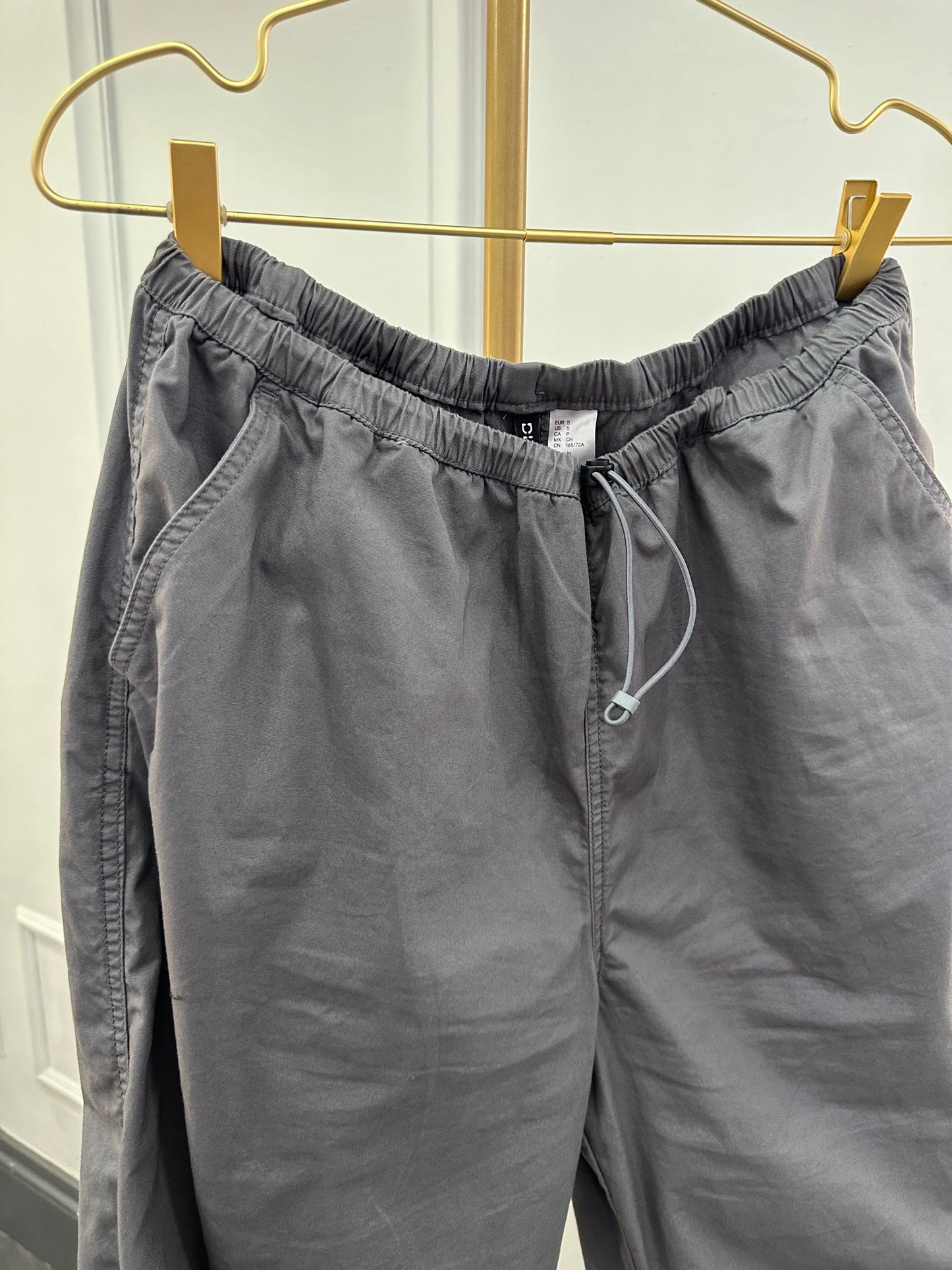 Pantalón parachute