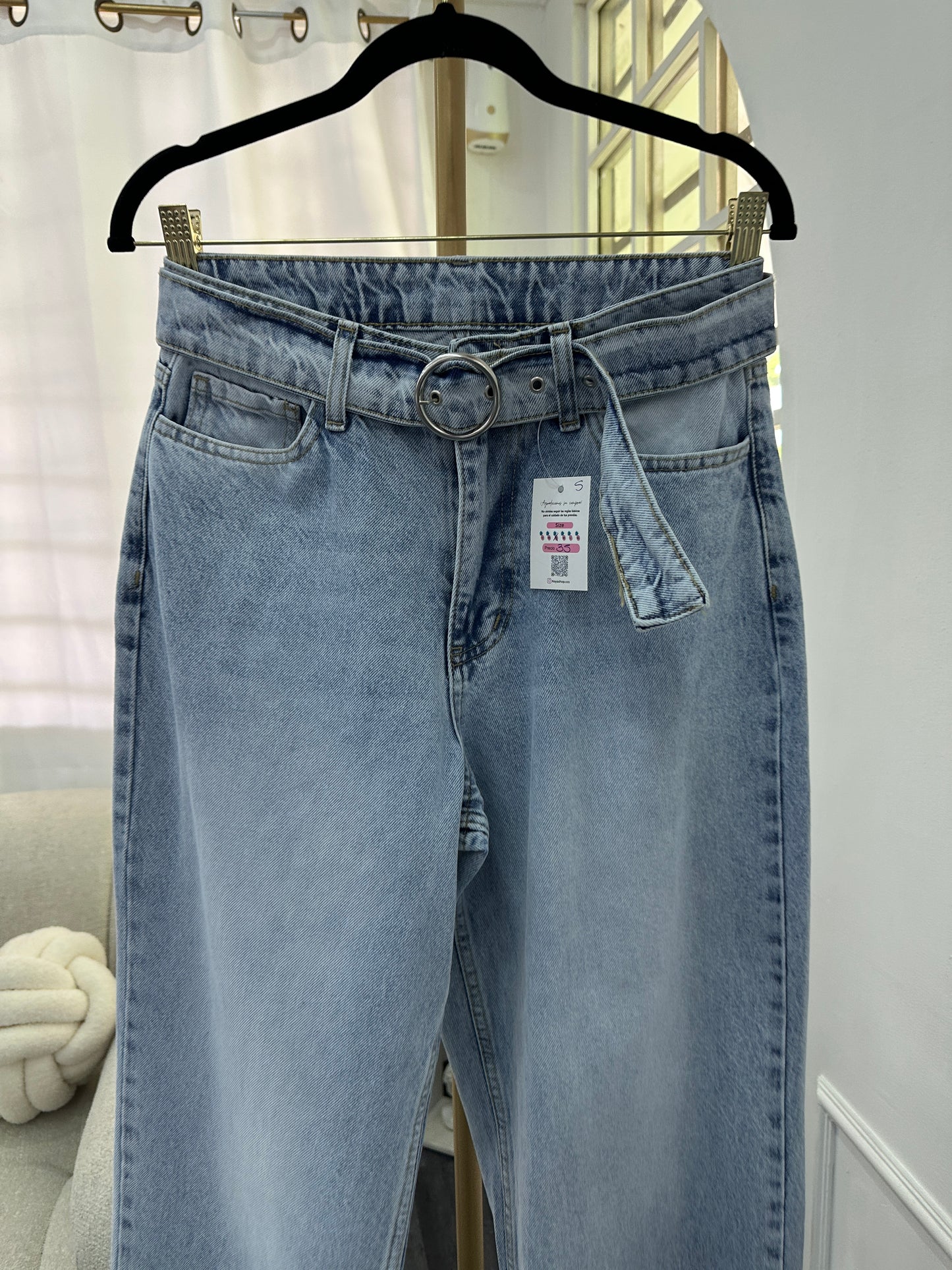 Jean light blue + cinturón
