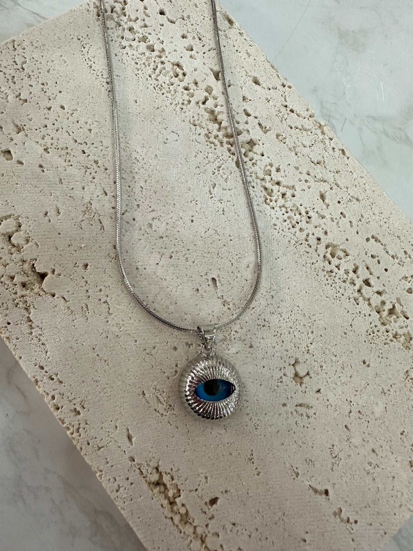 Collar ojo turco plateado