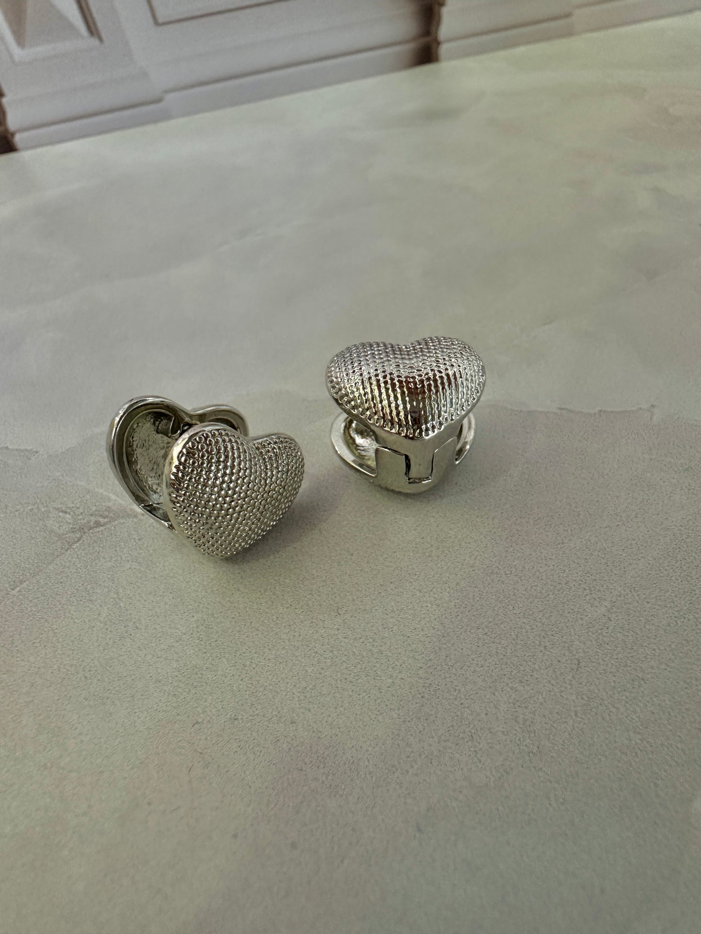 Pendientes plateados variados