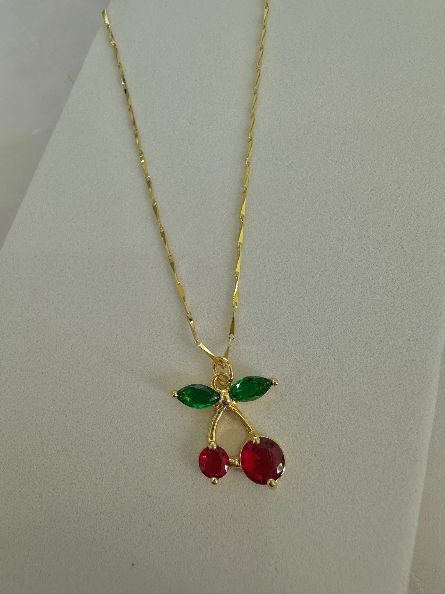 Collares de cerezas