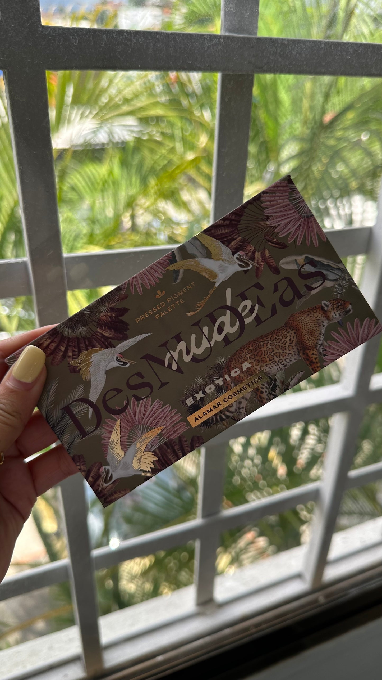 Desnudeas exotica pressed pigment palette