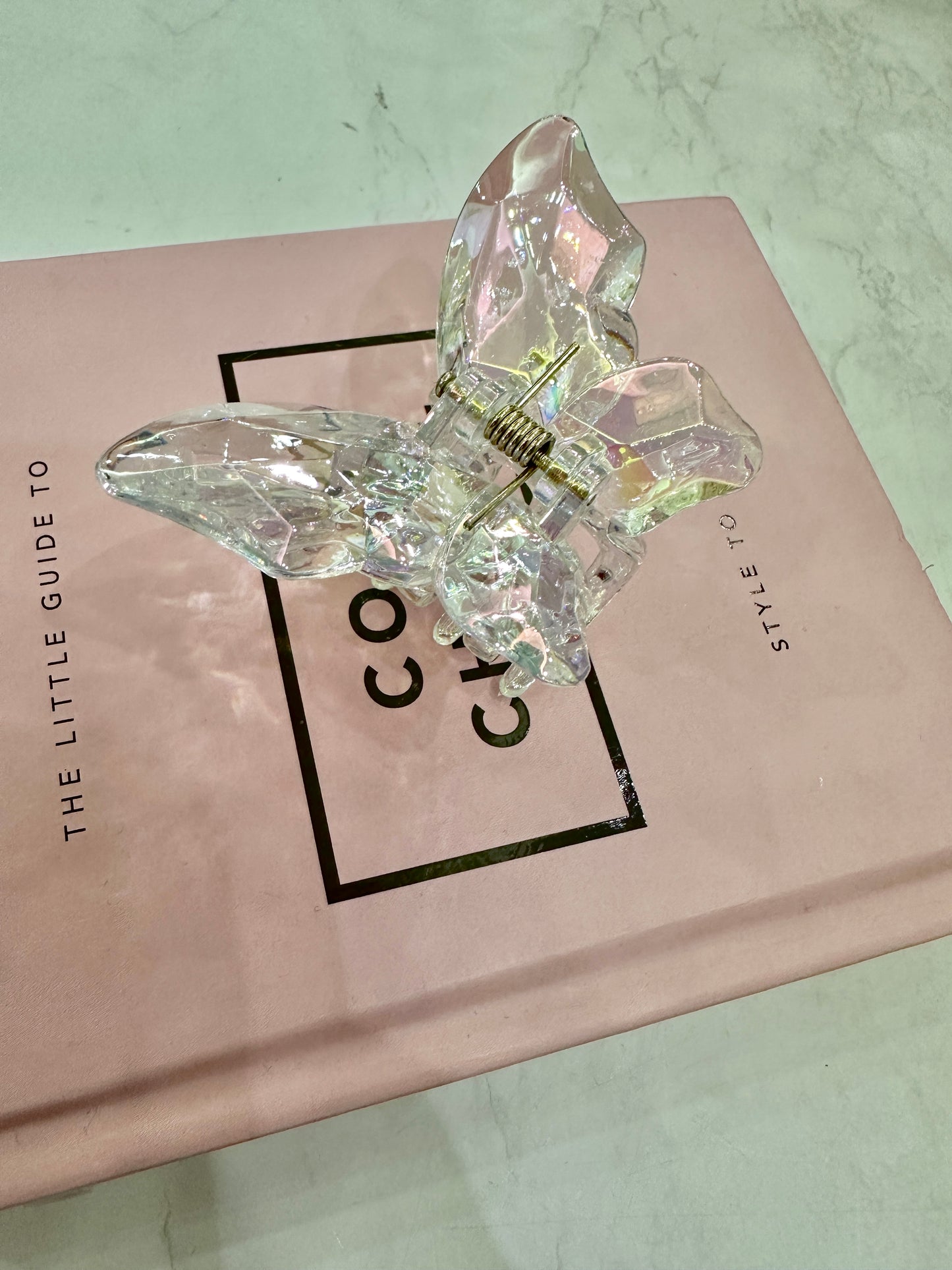 Pinza mariposa para el cabello