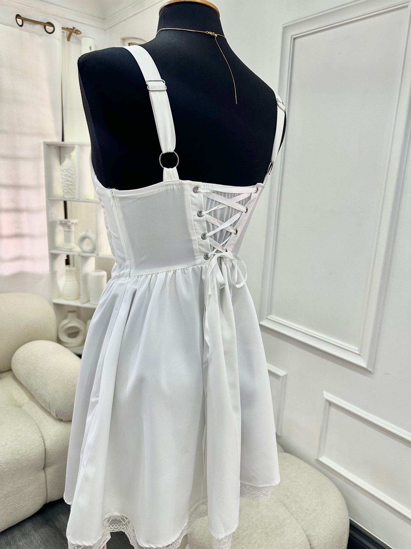 Vestido cordones satinado