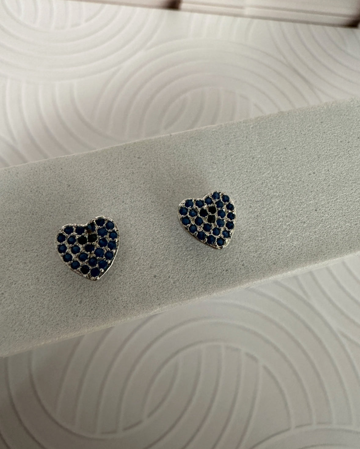 Pendientes plateados variados