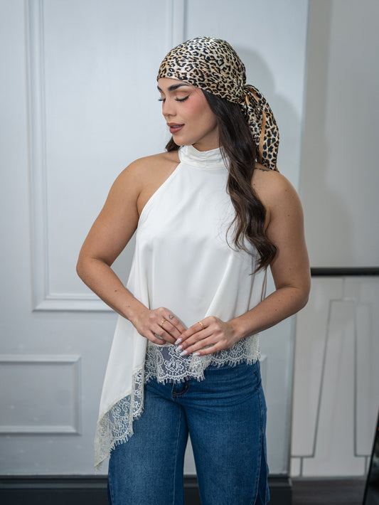 Blusa asimétrica encaje