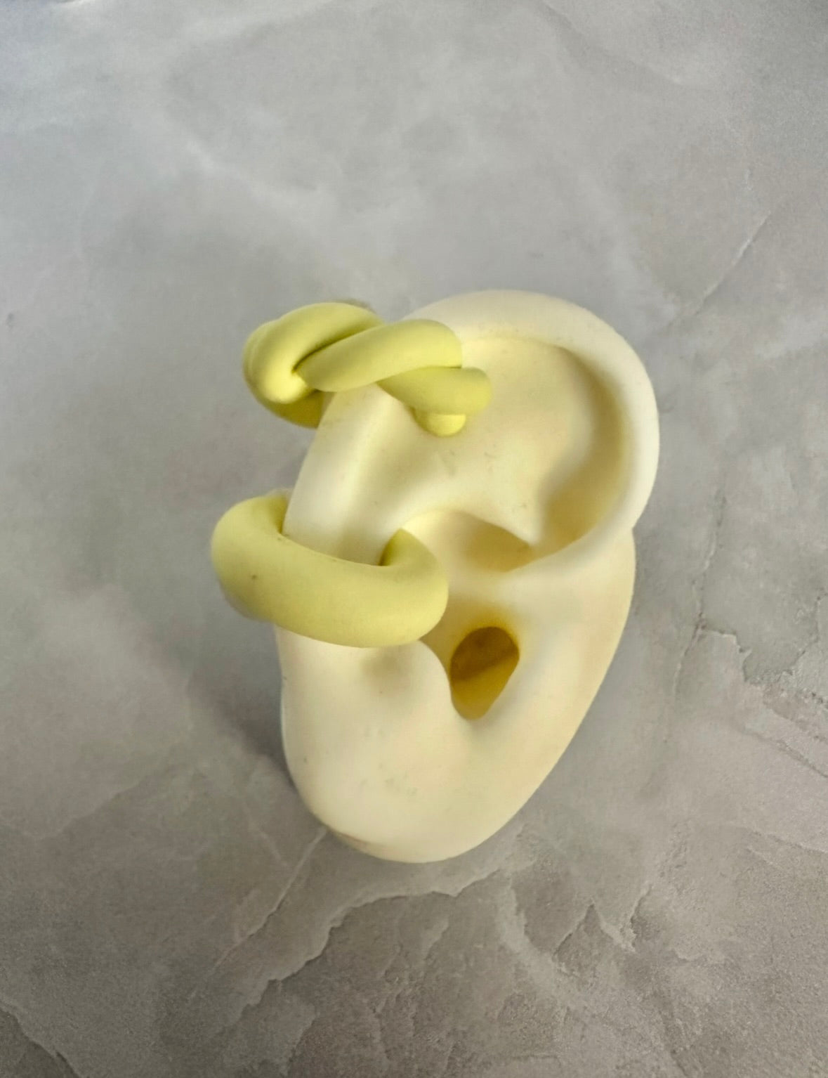 Ear cuff silicona